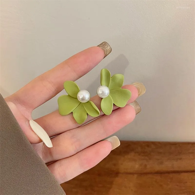 Backs Earrings Korean Metal Green Leaf Female Niche Design 2022 Temperament High-end Pearls Flower Petal Clip On No Piercing