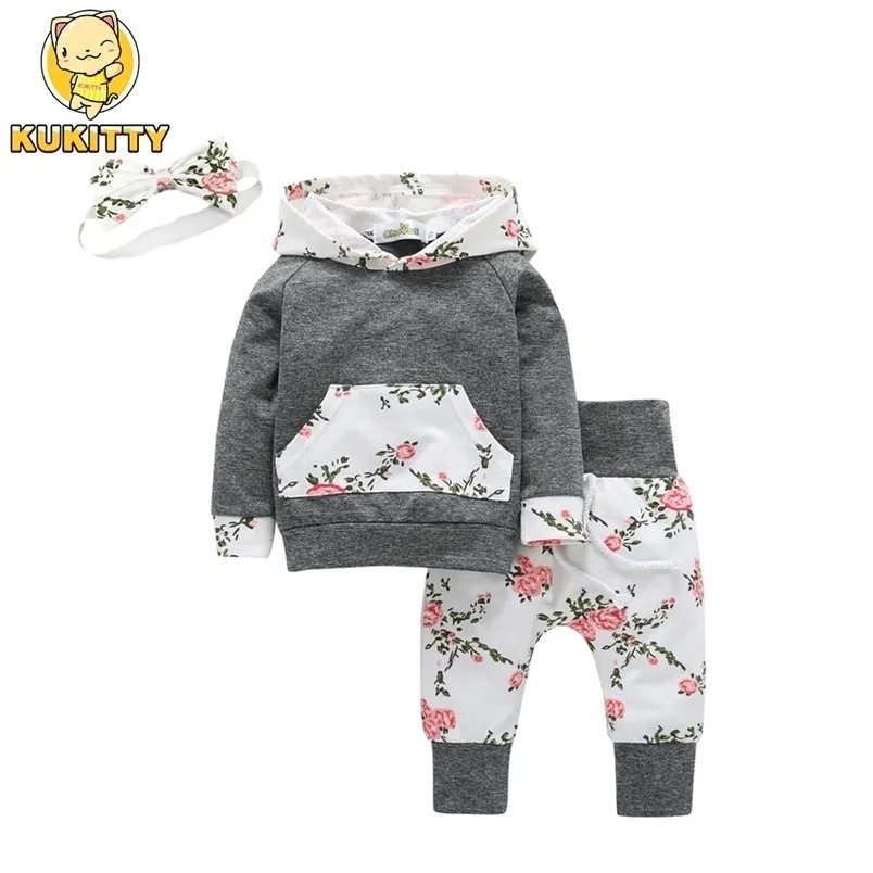 Roupas de roupas para bebês nascidos roupas de bebê 3pcs de retalhos capuz de bolso moletom calça casual traje de traje de cabana 221103