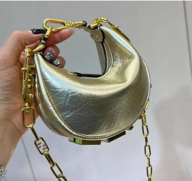 2022 Nano Graphy Hobo Wrist Bag Half Moon Zip Fästning 22 Metal Letter Luxurys Cross Body Designer Womens Clutch