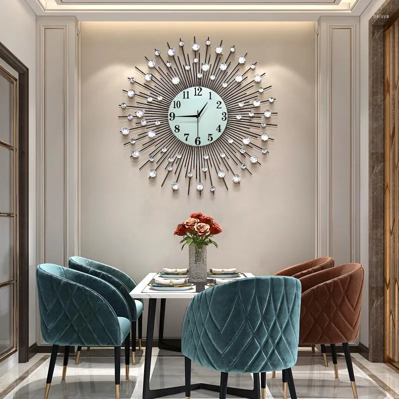 Wanduhren Wohnzimmer Uhr Stille Metall Chic Quarzuhr Luxus Ästhetische Kunst Design Relogio Parede Wohnkultur