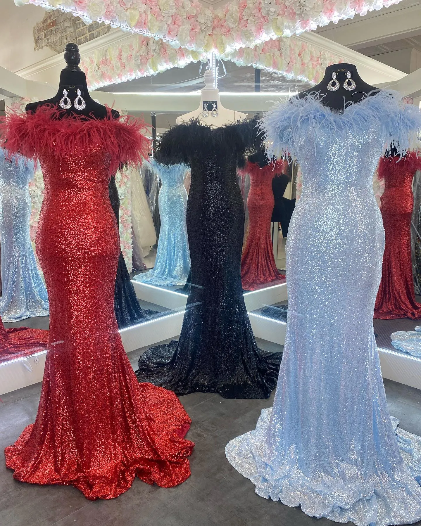 Feather Pageant Dress 2023 Mittade paljetter Lady Formal Event Party Gown Axless Hoco Club Night Homecoming Gala Nye Winter Court Prom Dance High Side Split Red Black