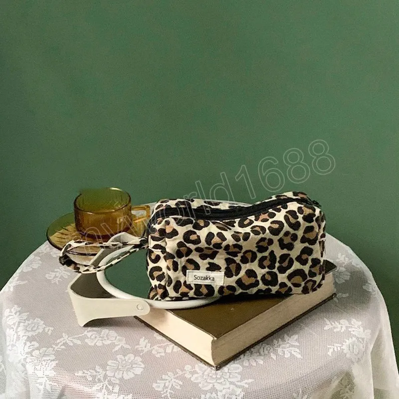 Leopard Print Hand Carry Cosmetic Facs Women Out Out Makeup Storage Cage Bag Bag Bag Bag Bag Bag Bag Bag Bag