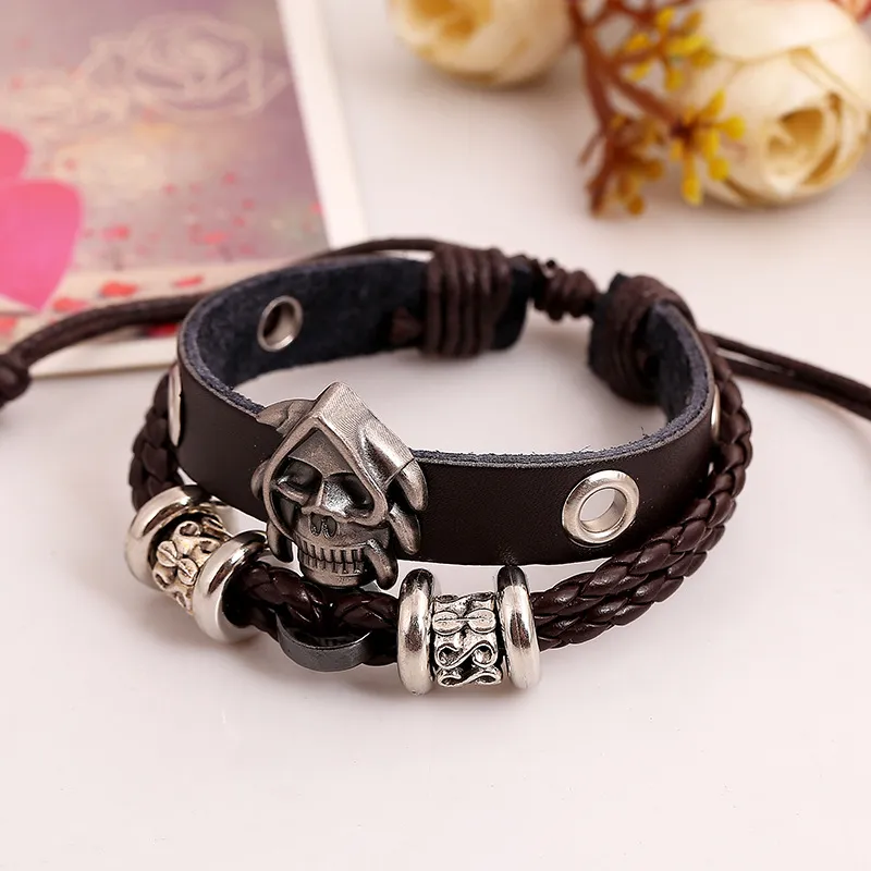 Bracciale con ciondolo a forma di teschio Braccialetti avvolgenti multistrato in pelle Bracciale con polsino da uomo Gioielli di moda punk