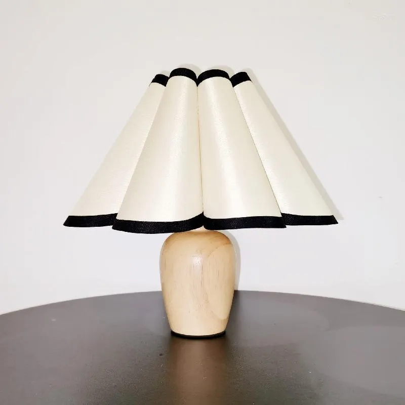 Tischlampen Retro Kleine Klapplampe Schlafzimmer Nachttischdekoration Holzkunst Chinesische Nacht Dekorativ