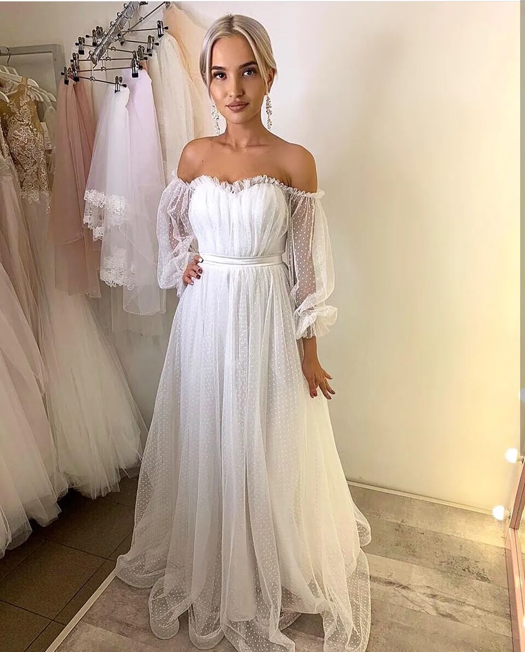 Off Shoulder Wedding Dress Lantern Long Sleeve Point Net Tulle White Cheap Bridal Gowns A-Line Floor Length Women Elegant