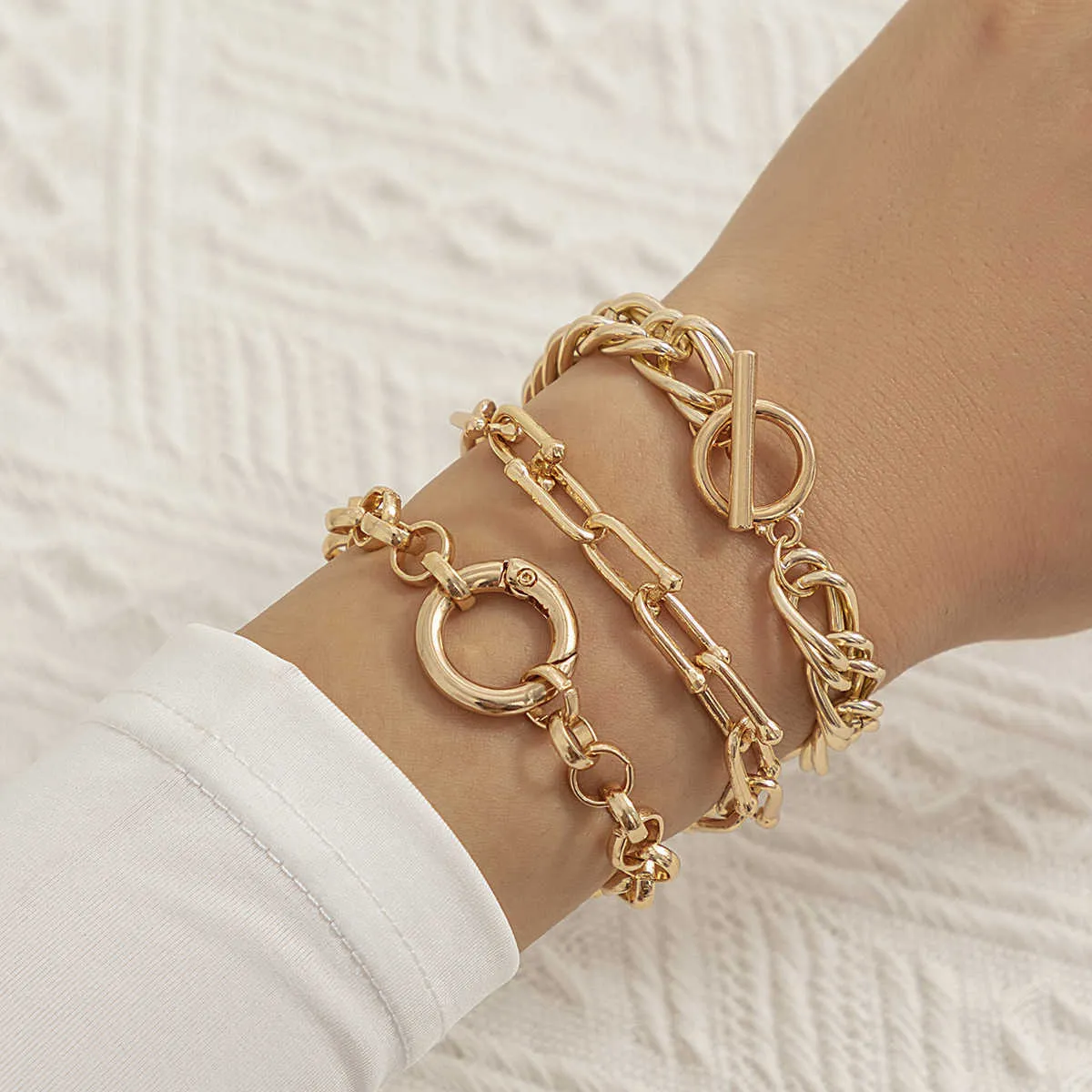 Jewelry punk style simple hollow metal bracelet female hip-hop sweet cool U-shaped buckle Folding Bracelet