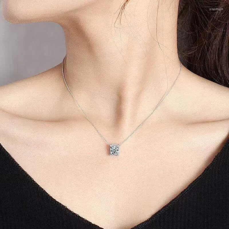 Pendanthalsband äkta Moissanite halsband kvinnlig tjurhuvud Enkel diamant mode mångsidig S925 sterling silver gåva