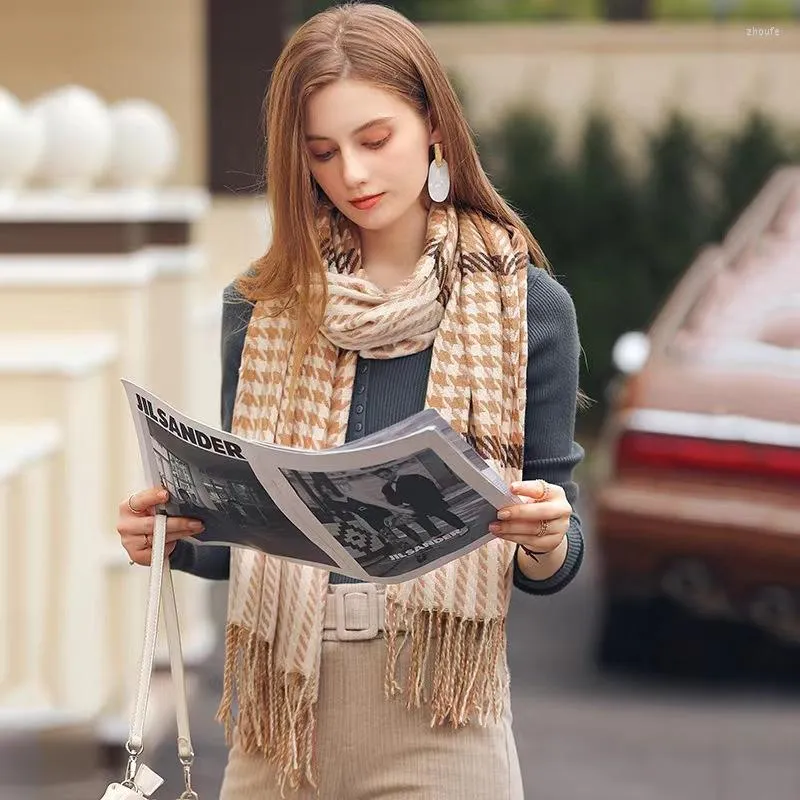 Berretti Sciarpa alla moda Telaio Colore a scacchi Moda Temperamento Scialle stampato Va bene con le donne