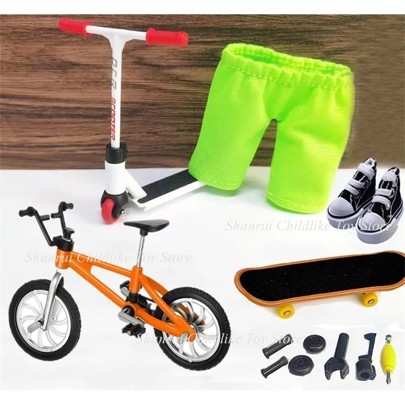 Finger Toys Mini Scooter Tvåhjul med S -verktyg och brädtillbehör Skateboard Toy 221105