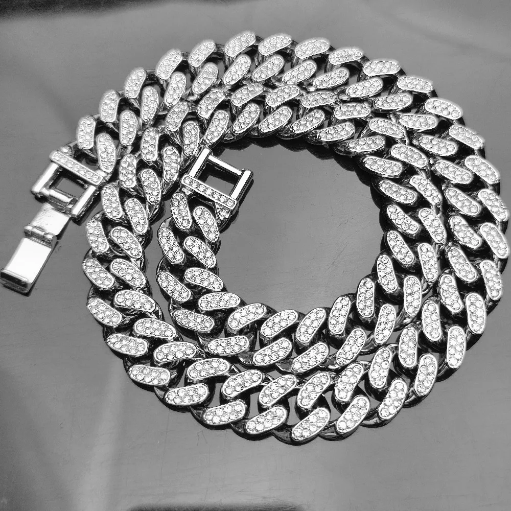 Colliers pour chiens, laisses entièrement en diamant, grande chaîne en or, collier cubain, accessoires Para Perros Perro, fournitures 221105