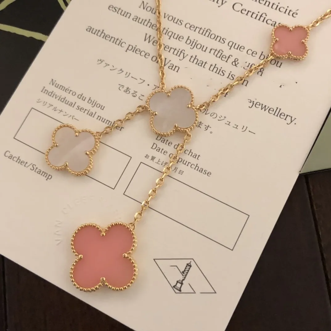 Pendant Necklaces Pendant Necklaces Luxury Four Leaf Clover Designer Pendant Necklaces 18k Gold Plated Pink And White Flower Five Charm Choker Collar For Women Wedd