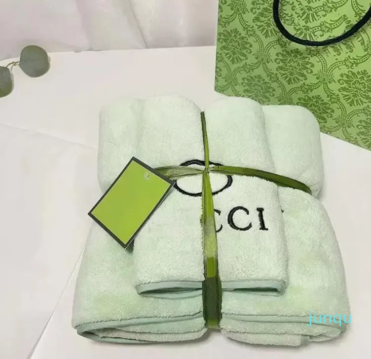2022 conjunto de toallas de baño de diseñador Coral Velvet toallas de moda  toallas de cara de lujo Unisex hombres mujeres paños de lavado G toalla