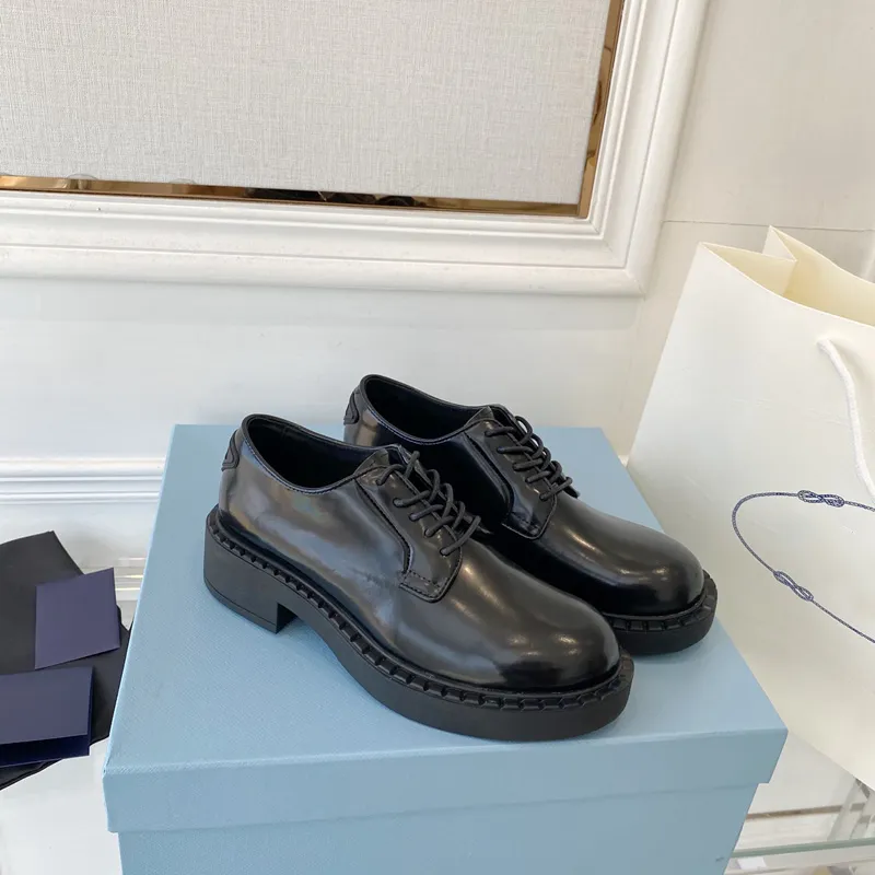 Zwarte lederen derby schoenen voor vrouwen designer veterschoenen mocassins klassieke formele schoenen penny loafers ingekeed rubberen rubberen dikke dikke opgeloste