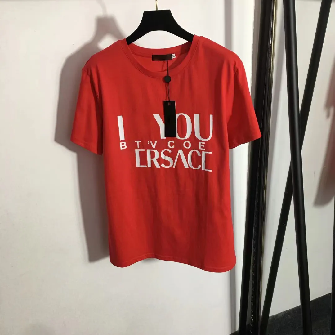 22S Designer T-shirt Moda T-shirt Donna Petto con lettera d'amore Camicia Stampa a colori Pin nascosto in vita T-shirt a maniche corte Casual Luxurys Vercace T-shirt SML