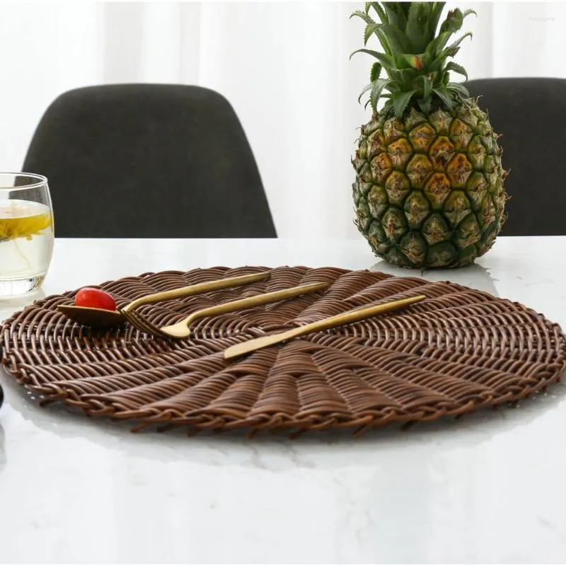 Table Mats 50%Cup Mat Eye-catching Heat Resistant PVC Simulation Rattan Woven Round Shape For Home