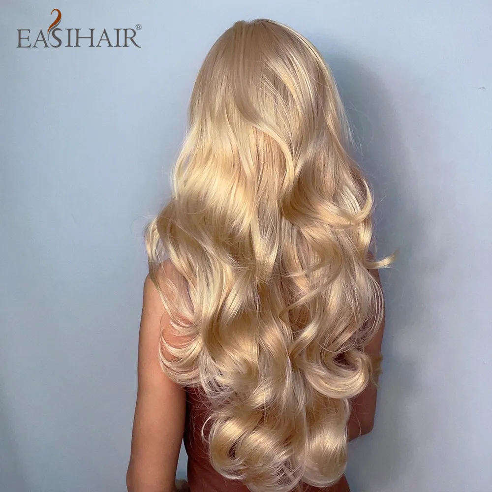 Perruques cosplay ondulées blondes cendrées avec une frange Cheveux synthétiques longs naturels pour les femmes Lolita Party Fibres résistantes à la chaleur Wigfactory direct