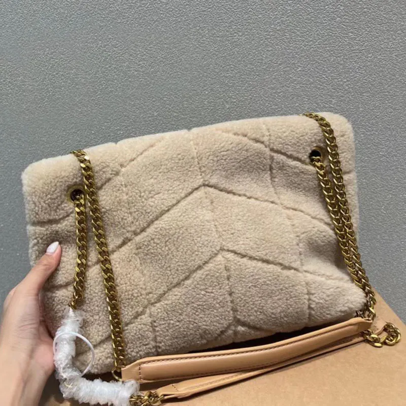 Kvällsväskor Messenger Bag Sherpa Fur Handväska Teddy Plysch Crossbody axelväskor Äkta läder Modebrev Guld Kedja Flap Puffer