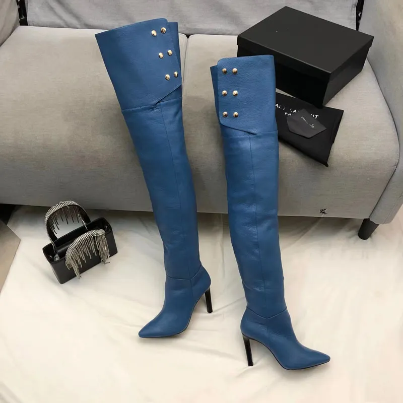 Yslity 2023 Designer Vrouwen Puntige Overlord Kniehoge Laarzen Ysl Familie Mode Sexy Zwart Wit Blauw Lederen Laarzen Herfst Winter Metalen gesp