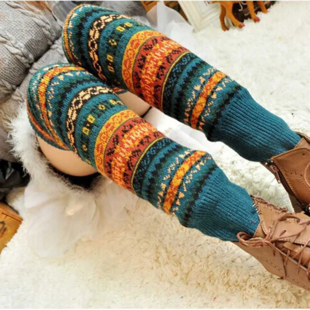 靴下靴下2021膝の上の新しい冬の長いニットカバーかぎ針編みの女性レッグウォーマーレギングウォームストライプクリスマスピエルナミュージャー太ももレッグウォーマーT221107