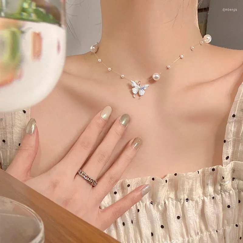 Choker 2022 Lätt lyxig zirkonfjärilhalsband för kvinnor Kpop Pearl Beads Clavicle Chain Kvinnlig krage smycken gåva