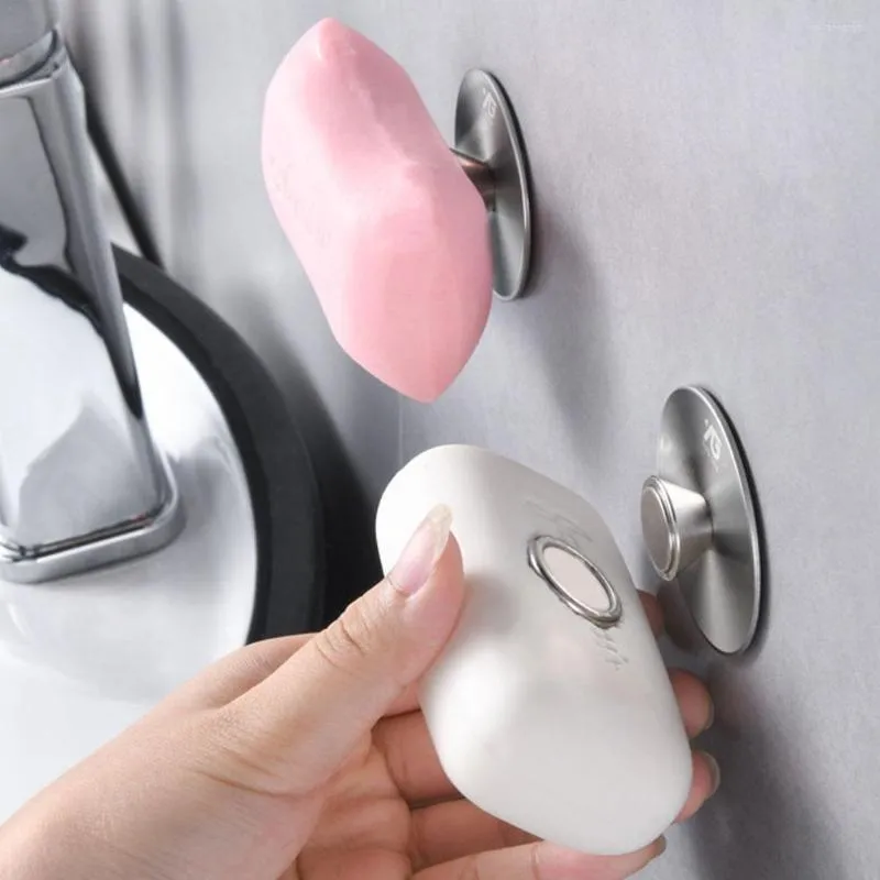 Portasapone Portasapone Dispenser per contenitori magnetici Portaoggetti a parete Accessori per il bagno Potente