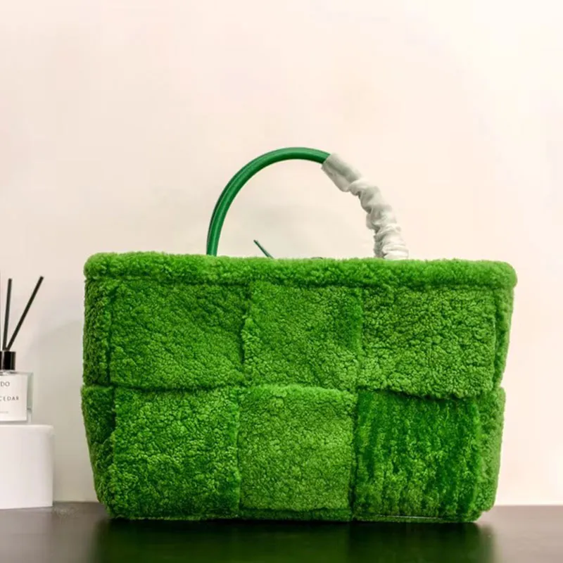 DHgate.com:Large Capacity Wool Lamb Tote Bag with Leather Handle 