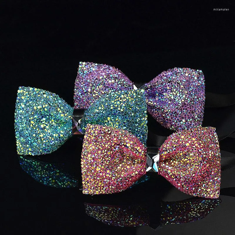 Bow Ties 2022 Hoogwaardige herengypsophila Rhinestones Bowtie Bruiloft Bruidegom Shiny Tie Boys and Girls Casual Party Butterfly