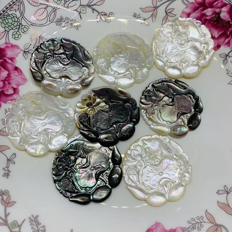 Pärlor 5st/Lot 40mm tredimensionell snidad karp lek lotus tag naturlig mor till pärlskal för handgjorda diy smycken