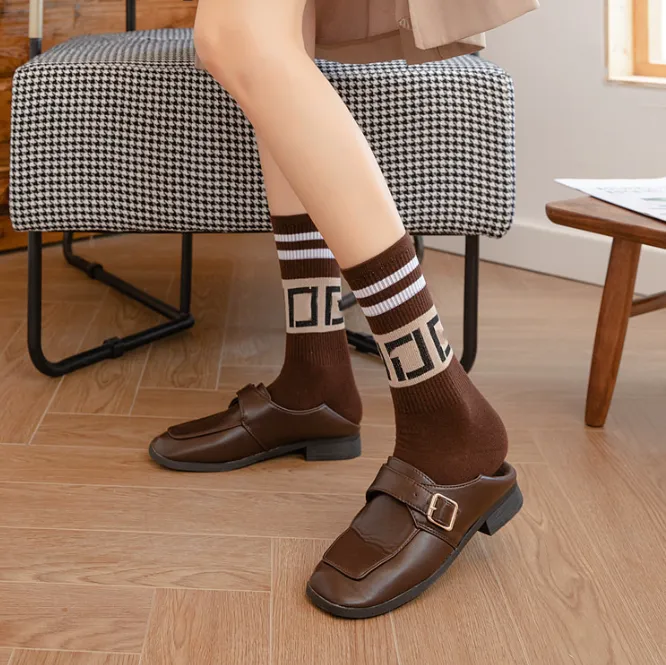 Luxury Designer Letters Sport Mid-Calf Length Sock Ins Internet Celebrity Women's Trendy Socks Breathable Four Seasons