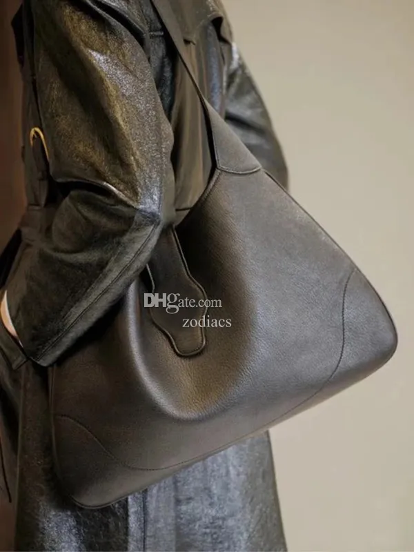 حقيبة كتف Aphrodite مصمم فاخر Cosmogonie Collection Soft Leater Leather Gold-Gold-Toolware Alture With Double G Women Women Black Handbag Pounds 2023