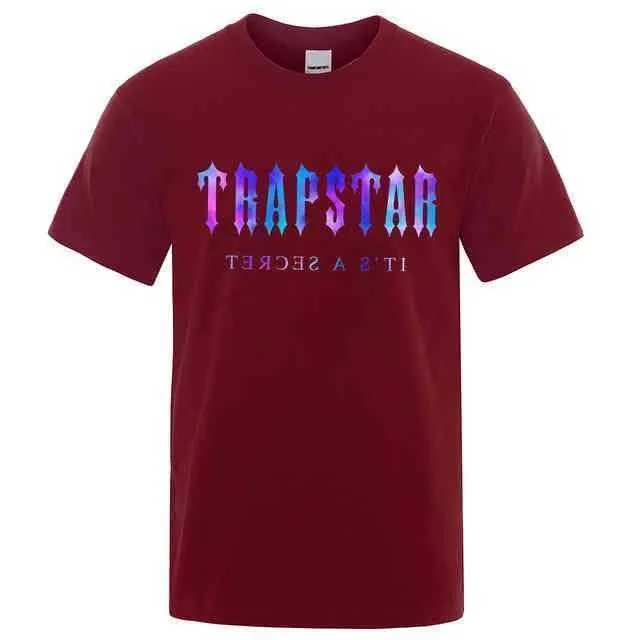 Trapstar-London-Nebula-Gedruck