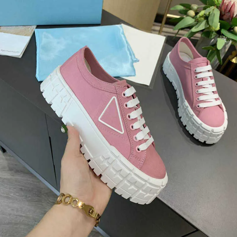 Nylon låga toppar skor dubbel hjul sneakers för kvinnor chunky texturerad ensam svart vit plattform sneaker casual rese party