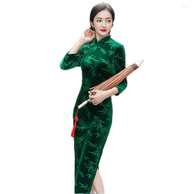 Abbigliamento etnico Cinese Vintage Abito Qipao Tradizionale Velluto Lungo Cheongsam Autunno Inverno Maniche a 3/4 Spettacolo teatrale Spettacolo Costume Plus