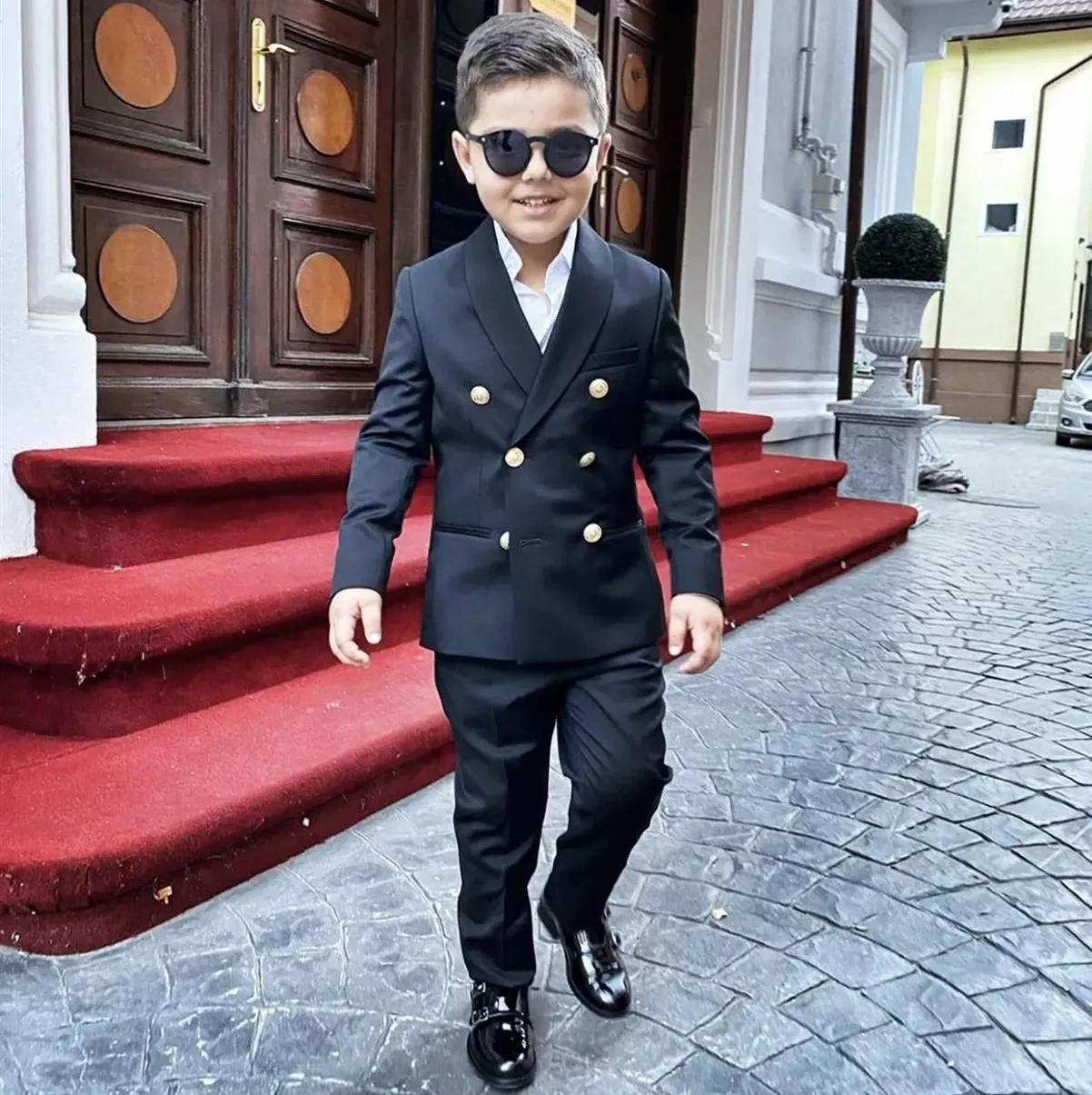 Abiti da ragazzo 2 pezzi Costume Scialle Risvolto Smoking Slim Fit Sposo Prom Terno Blazer per bambini Doppio petto Ragazzi Abiti per matrimoni