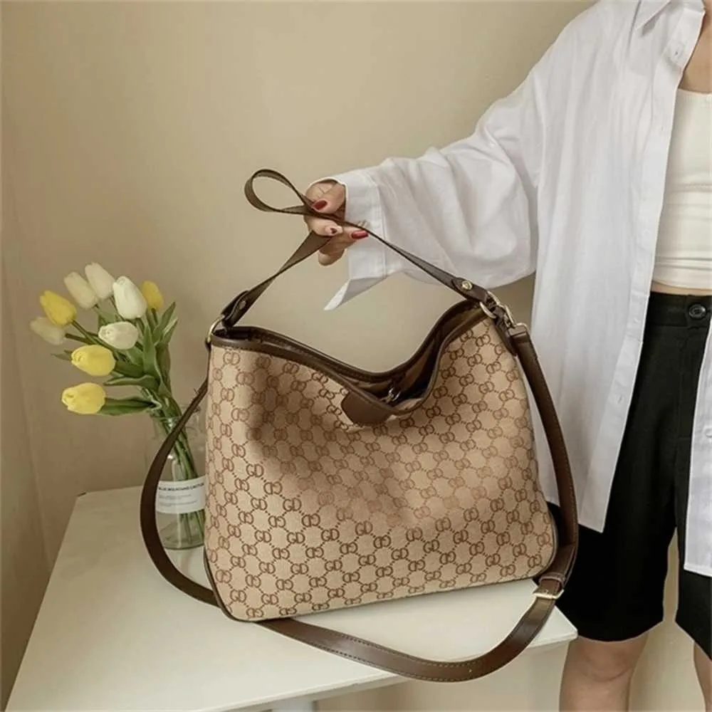 Designer bag tote bag 2023 spring New Women's handbag old flower large single letter makes fashion simple