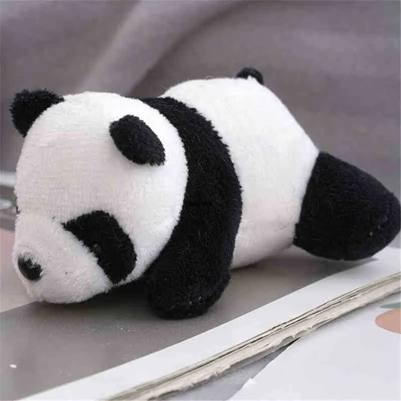 50pcs 7 cm Przybliżone pandę przytulają akcesorium małe lalki panda J220729