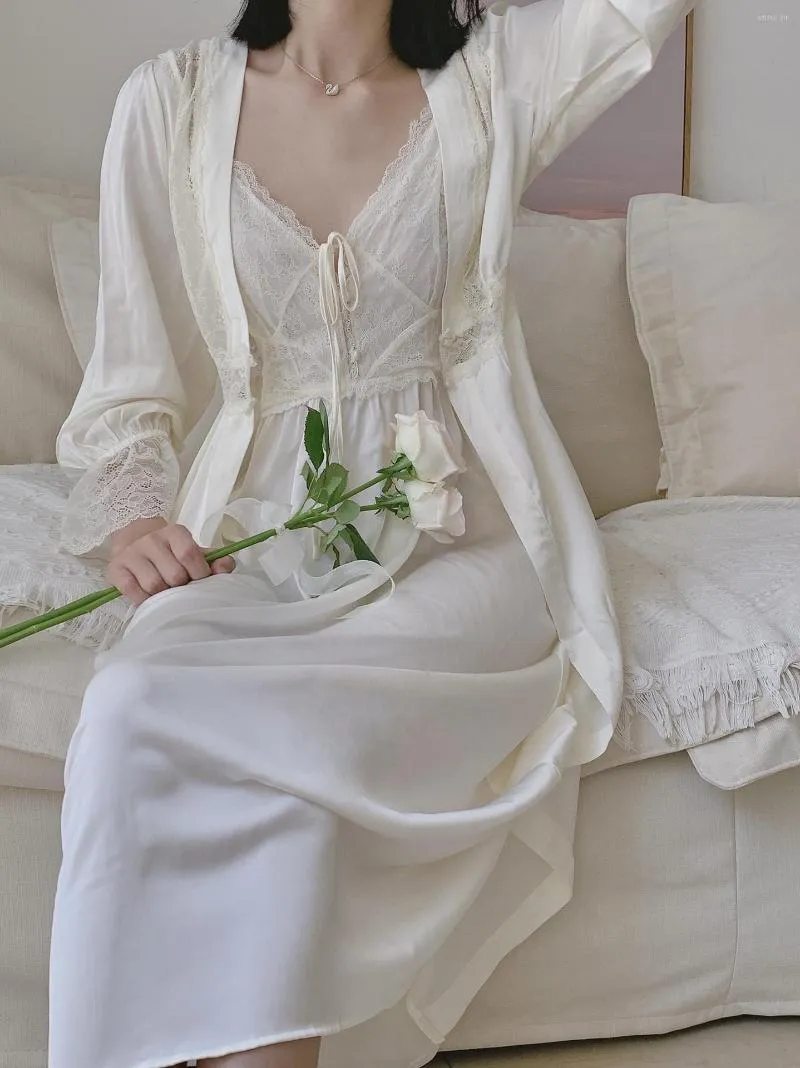 Sleep Sleep Lounge Women's Sleepwear Pyjama Femme Femme Ice Ribbon Padle Lace Two-Pice Robe Pure Bride Bride Morning Morning Morning Home Clothes peut porté 2023SS NOUVEAU