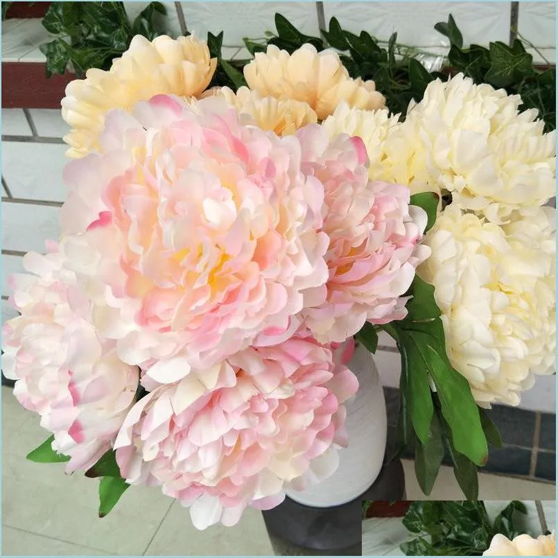 Ghirlande di fiori decorativi Tessuto di seta a cinque teste di peonia Fiori di simulazione Bouquet da sposa Decorazione floreale finta per la festa nuziale Red Pi Dha9T