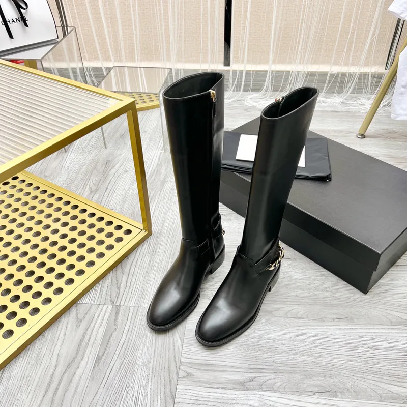 Shiny riding boots 2025