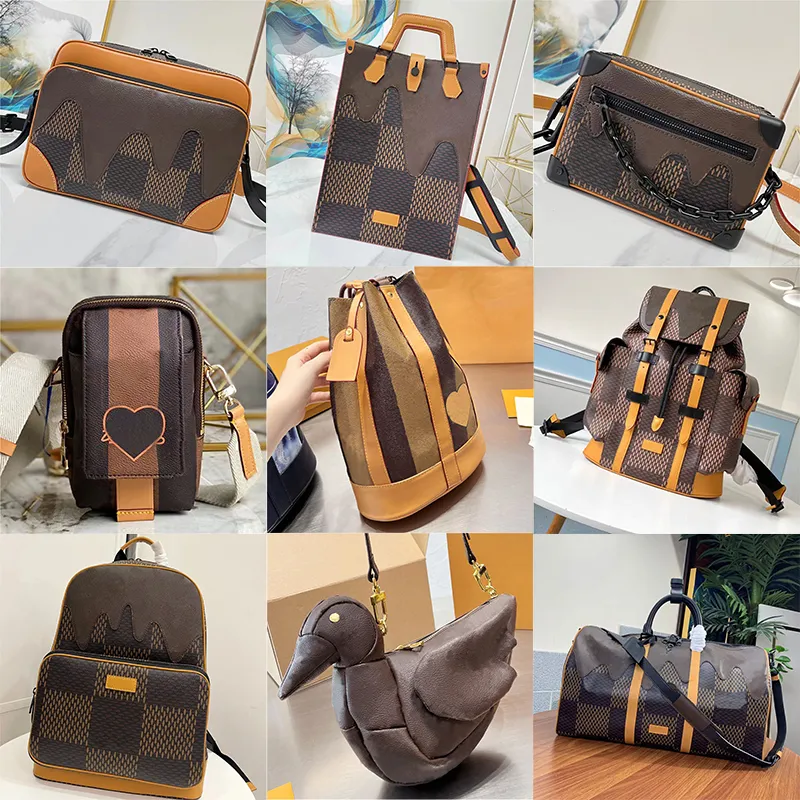Klassisk designer nigo väska kvinnliga väskor handväskor axel tote calfskin kedjor korskroppar purses högkvalitativa läderskolväskor shoppingväskor