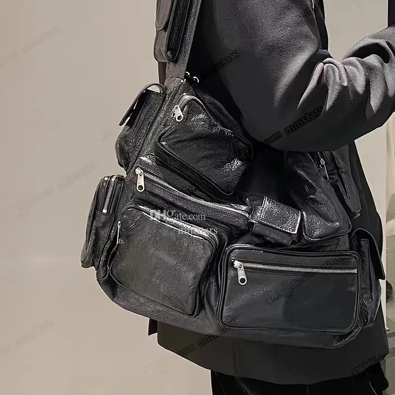 Superbusy große Schultertasche, Arena-Leder, Designer-Hardware in gealtertem Silber, doppelter Reißverschluss, Gürteltasche, verstellbarer Nylonriemen mit Schnallenverschluss, Handtasche, Geldbörse