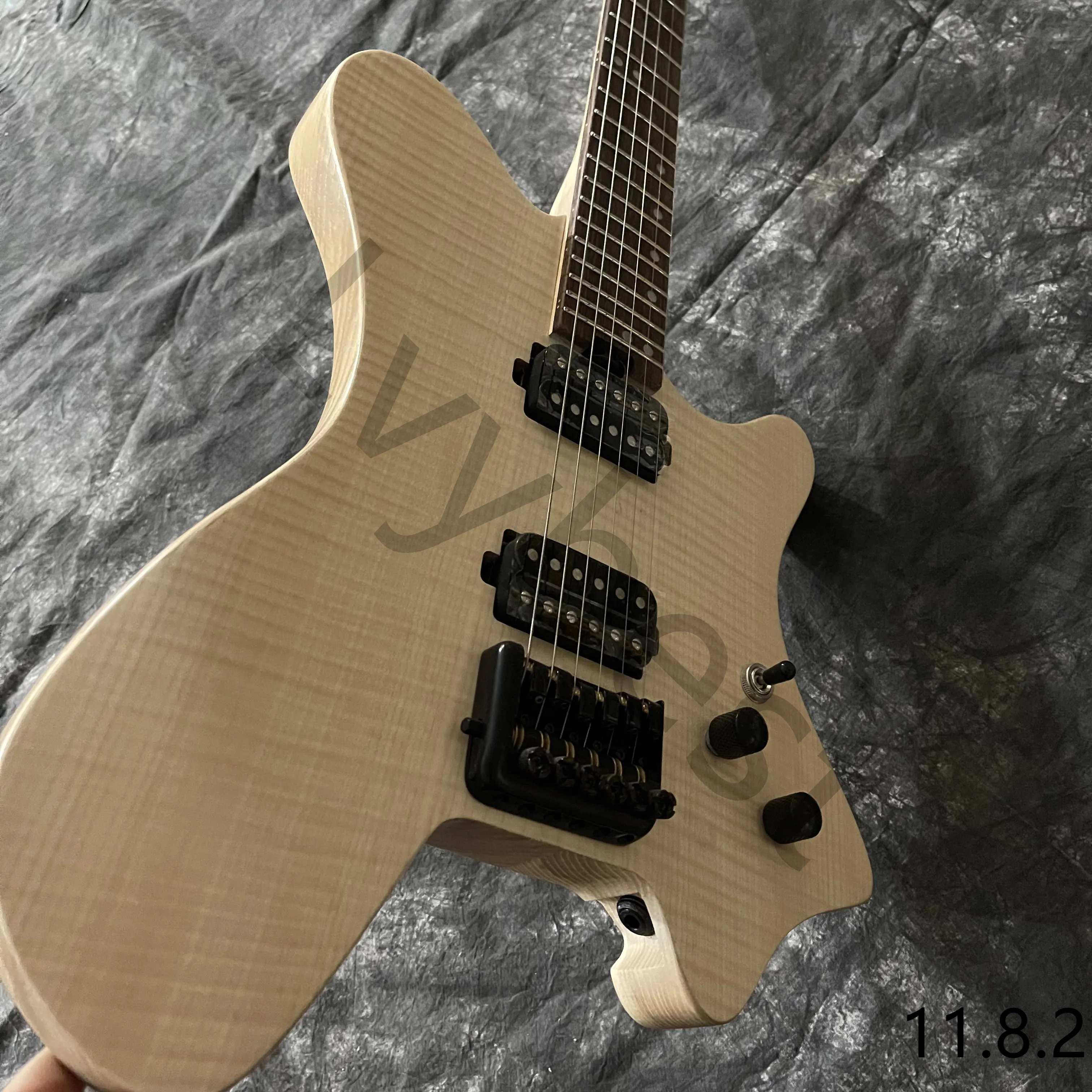 かずた、ヘッドレスエレキギター 6弦 24フレット エレキギター 初心者