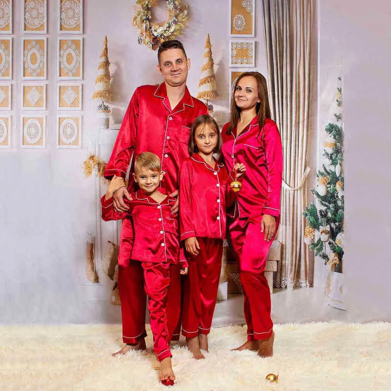 NXY Family Suit عيد الميلاد الساتان بيجاماس PJ S الصلبة مطابقة الملابس الأم عيد الميلاد ملابس النوم الليلية للبالغين تبدو