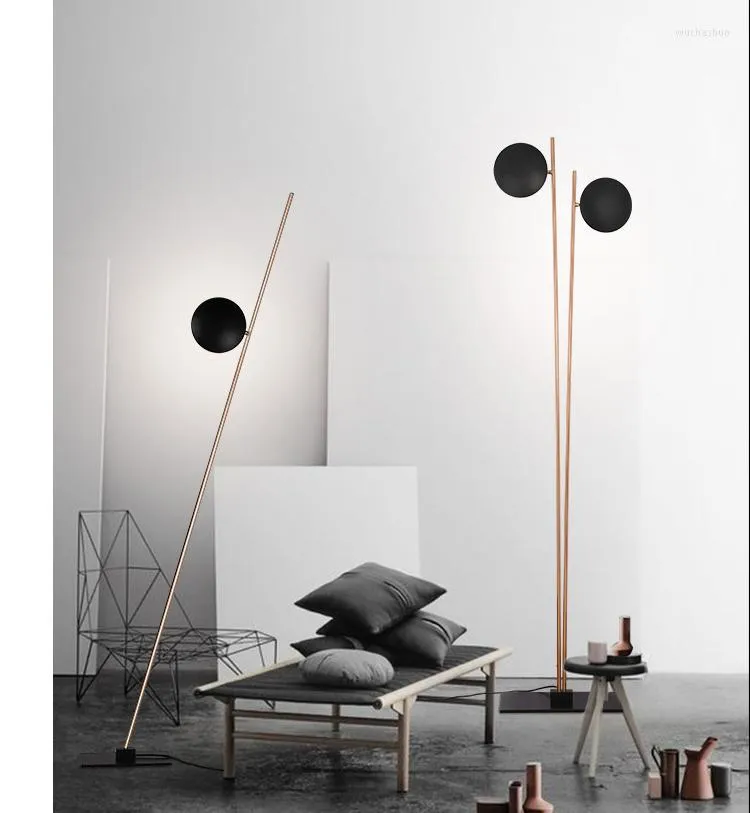 Lâmpadas de chão Sofá de sala de estar de cabeceira pós-moderna da lâmpada de cabeceira ao lado da arte criativa de arte criativa de luxo minimalista