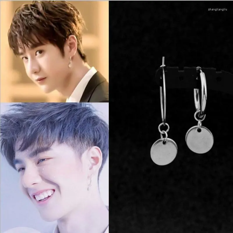 Creolen Kpop Dna Koreanische Star V Mode Kleine Runde Herren Asymmetrische Schmuck Jugendgruppe