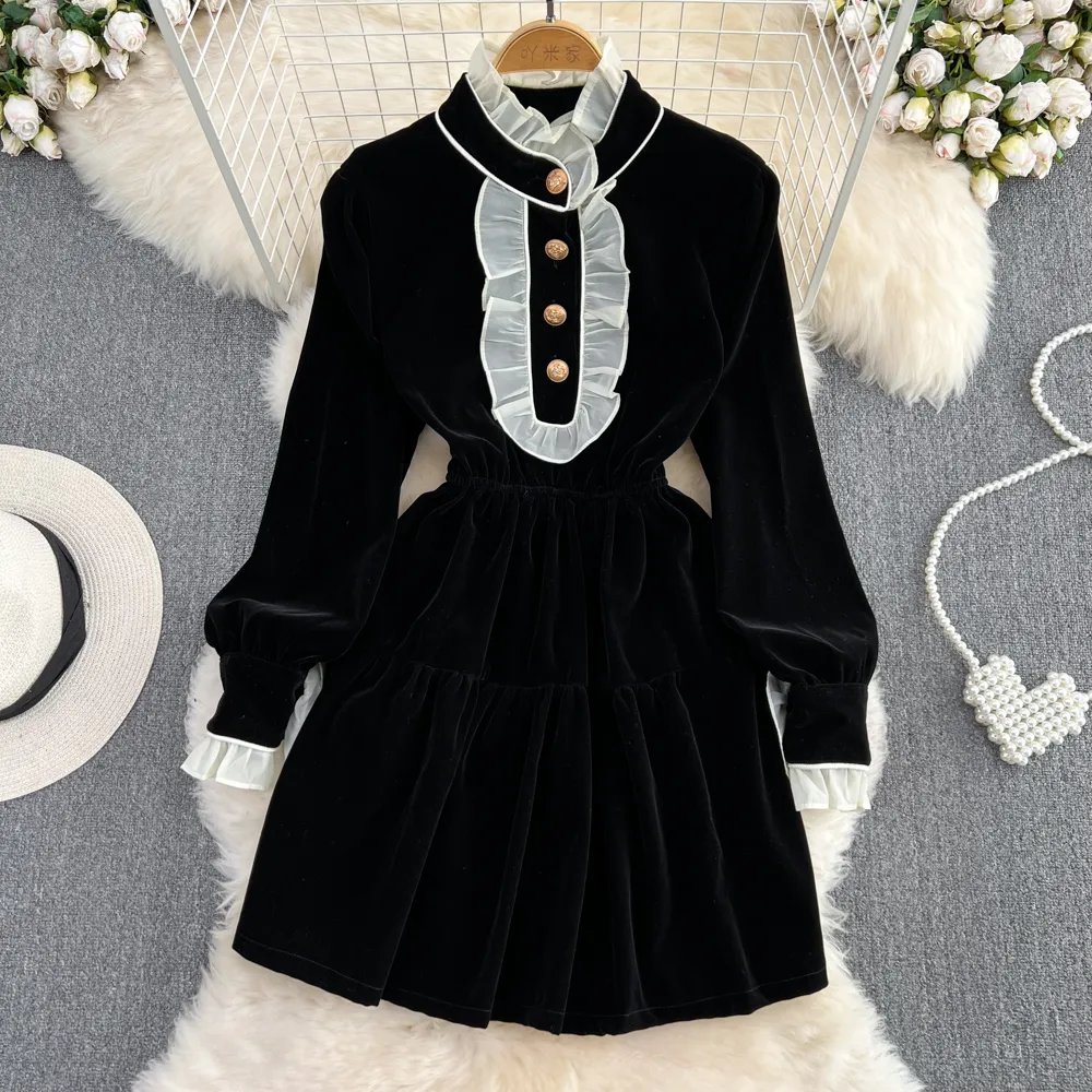 Vintage Court Style Jul liten svart klänning Hepburn stativ krage trä öron söm a-line sammet klänning på hösten och vintern