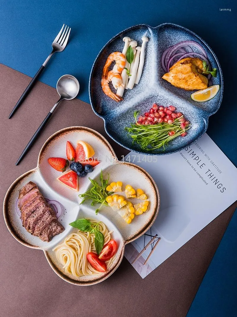 Assiettes Assiette à dîner de style japonais Compartiment en céramique Ménage Divisant Vaisselle Créative Plat à trois grilles Réduit en matières grasses