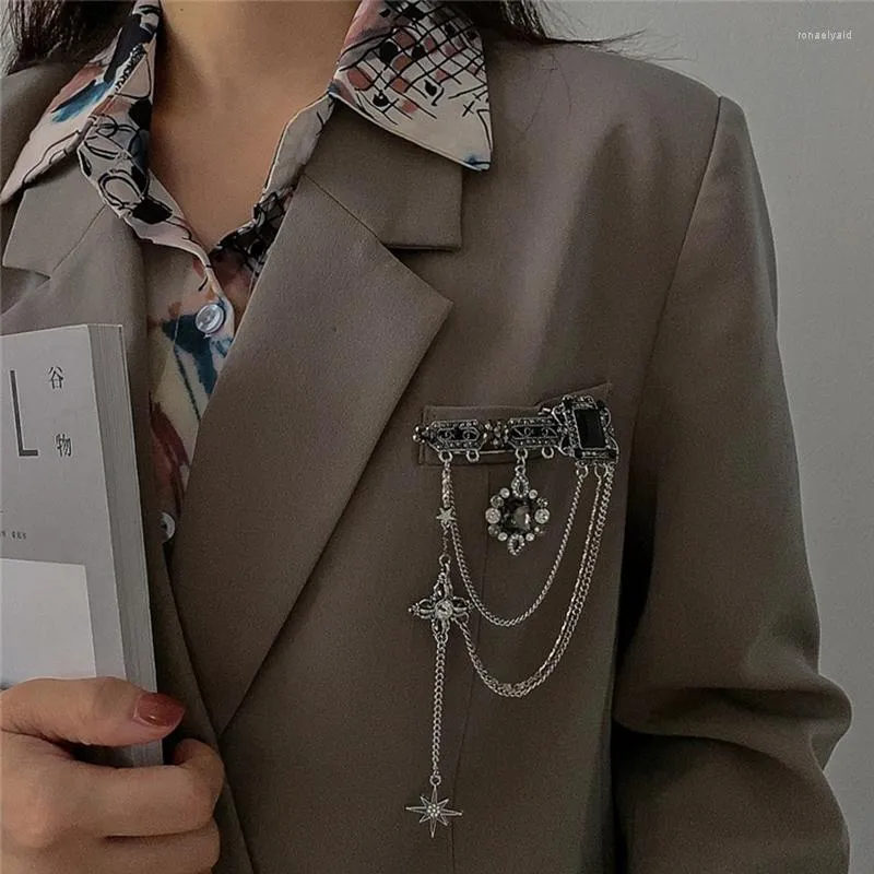 Broches pendentif pompon foncé pour hommes et femmes, Vintage, strass, Punk baroque, séjour gothique, Harajuku, bijoux Streetwear