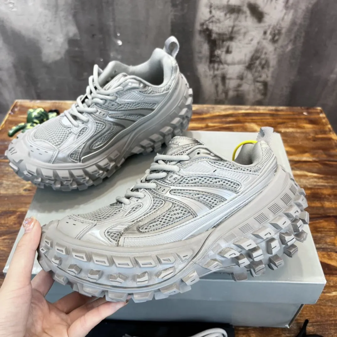 Defender Sneakers OP14 Däckskor Sneaker Mesh Sko Gummi Pappa Chunky Casual Mode Beige Designer Kvinnor Män Storlek 35-45