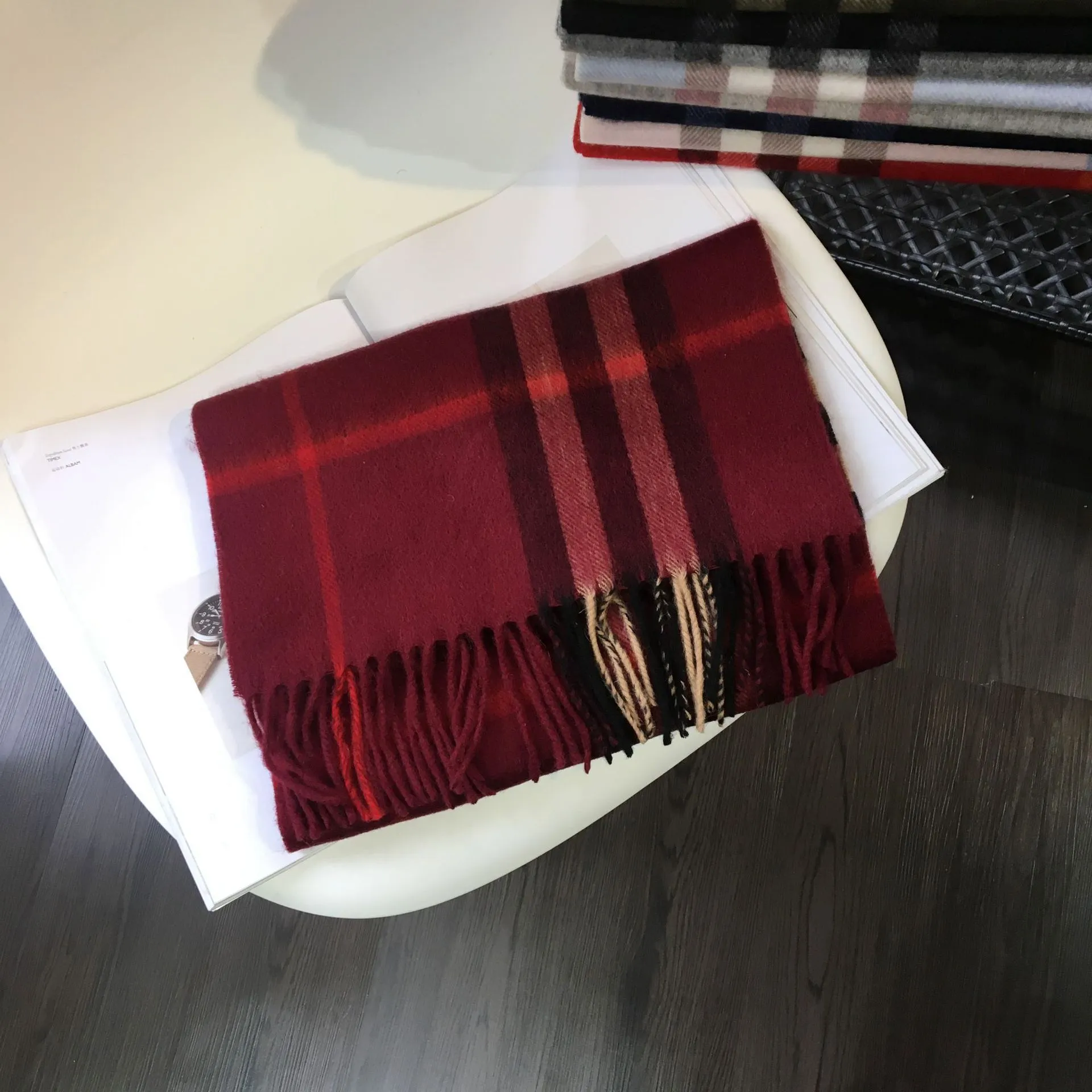 Partihandel Bulk Barbary Scarf British Wool Scarf på hösten och vintern av kvinnliga manliga pengar Grid krage